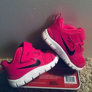 Nike baby shoes (2c)